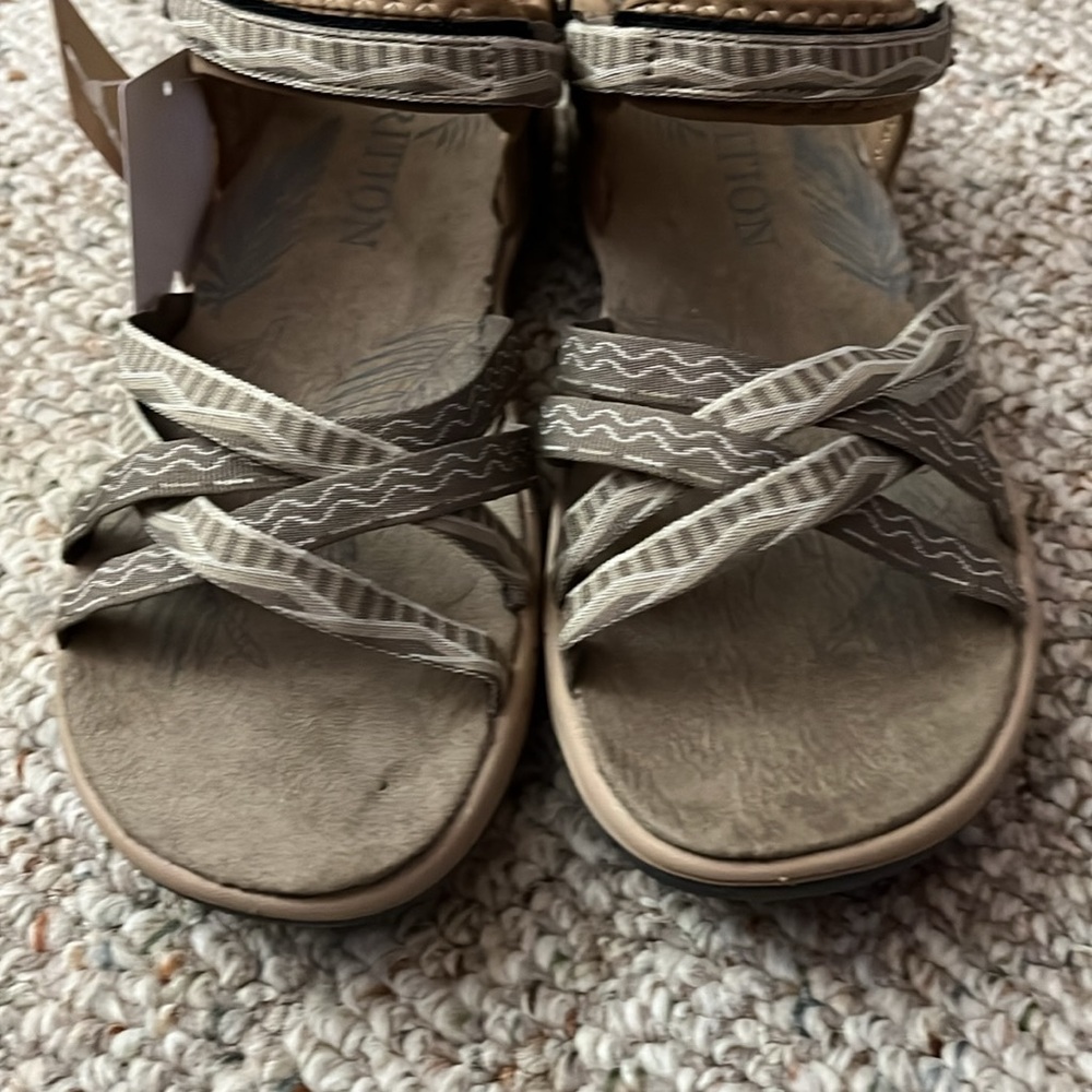 Women’s Hiking Sandals with Strappy Design - Picture 2 of 6